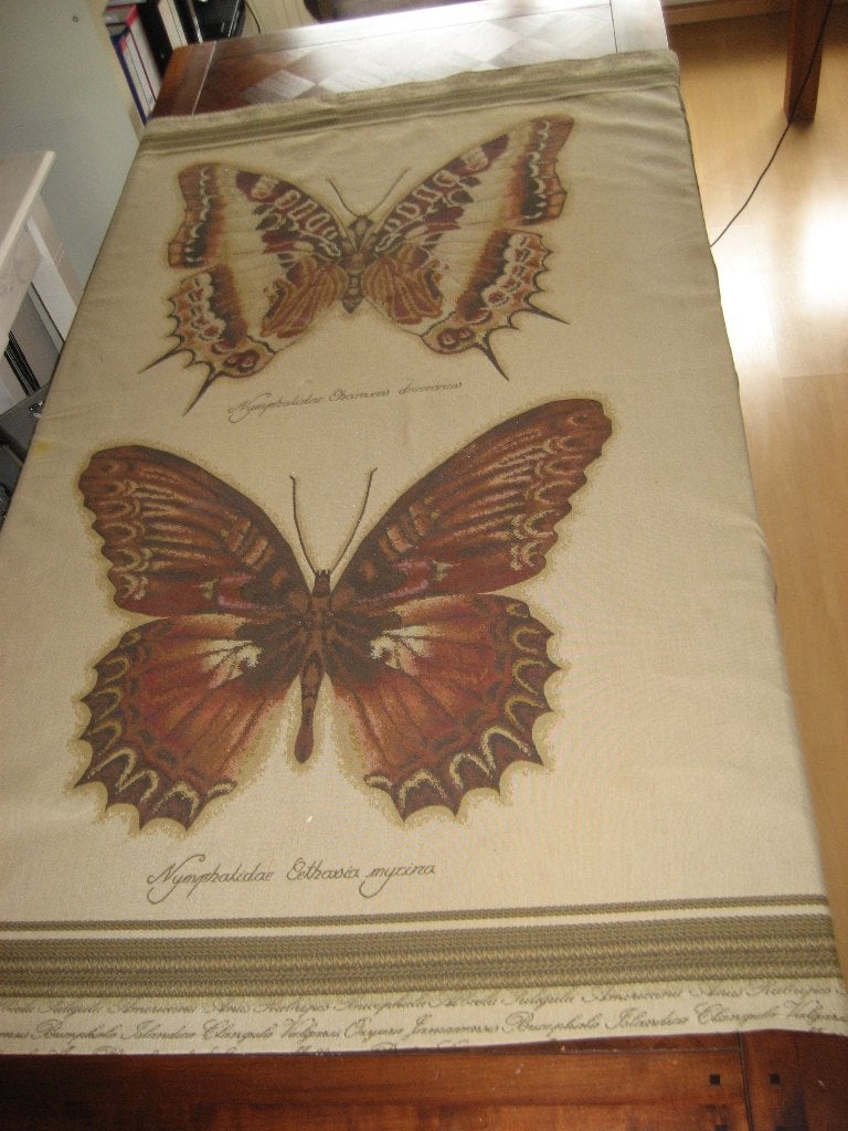 mooie tafelkleed met vlinders, Huis en Inrichting, Tafelkleden, Geweven, Zo goed als nieuw, Rechthoek, Bruin