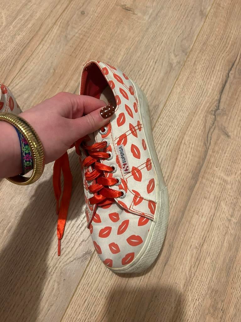 Superga schoenen, Ophalen of Verzenden, Sneakers of Gympen, Gedragen, Rood