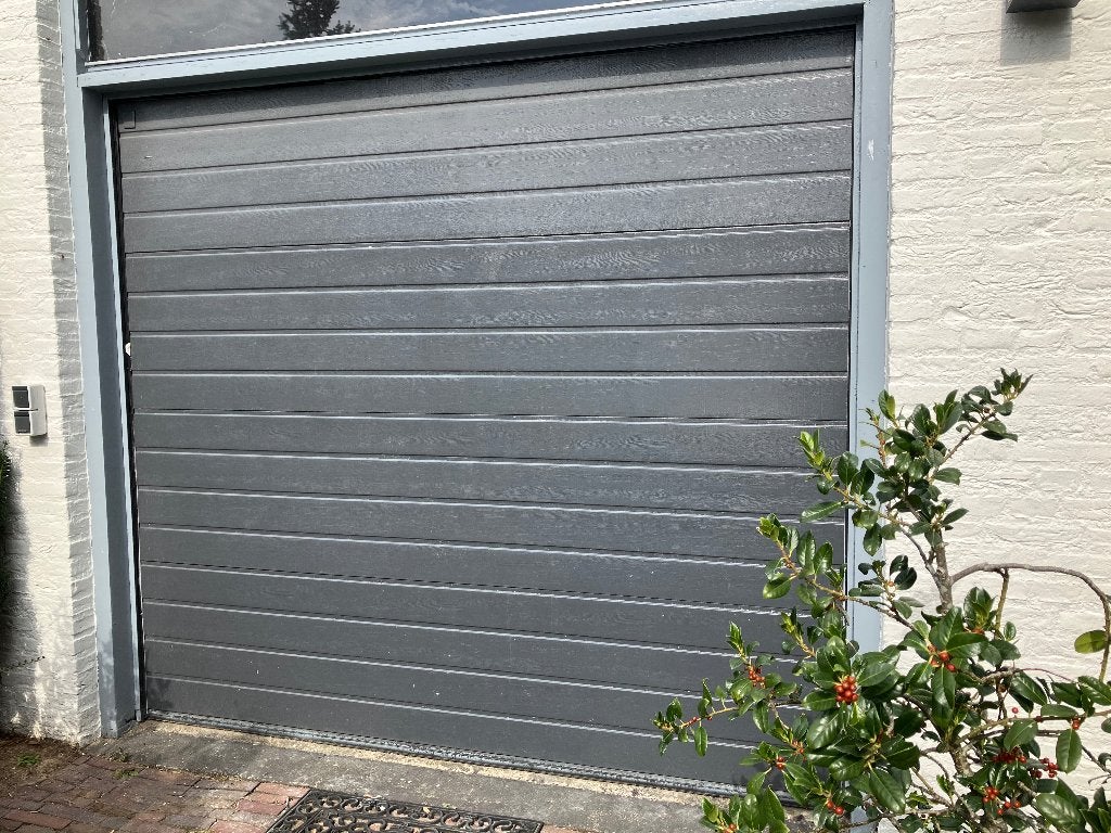 Elektrisch bedienbare garagepoort dagmaat 231x210, Ophalen, 120 cm of meer, Garagedeur, Zo goed als nieuw