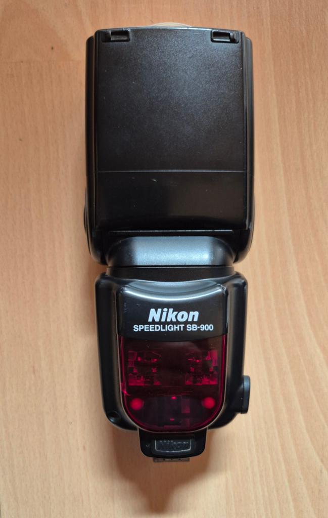 Nikon Speedlight SB-900 flash

110, Ophalen of Verzenden, Gebruikt, Nikon