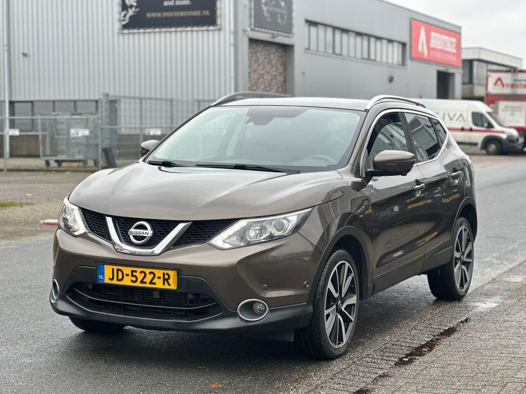 Nissan Qashqai 1.2 Tekna 360 camera NAP/APK/AUTOMAAT, Auto's, Nissan, 4 cilinders, Bruin, Bedrijf, 115 pk