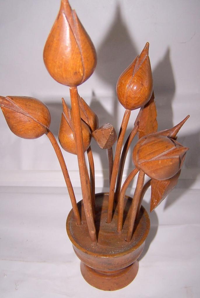 Antieke handgesneden houten tulpen op houten standaard. Izgs, Ophalen of Verzenden