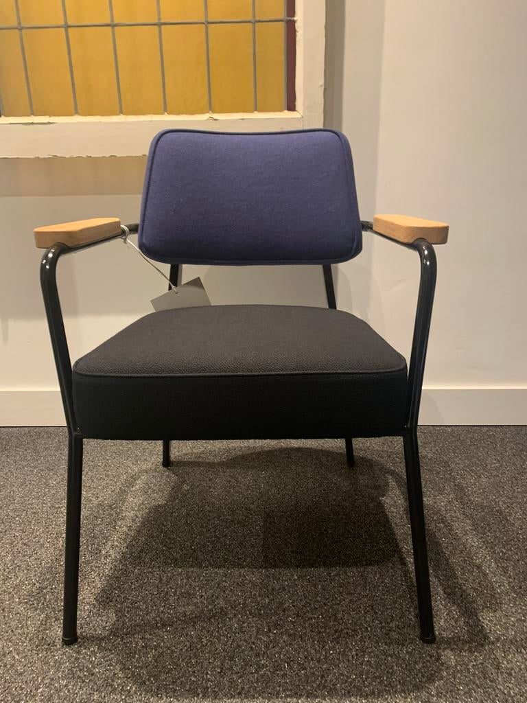 Direction Chair — Jean Prouvé, Vitra (blauw/zwart), Huis en Inrichting, Stoelen, Ophalen, -, Blauw, -