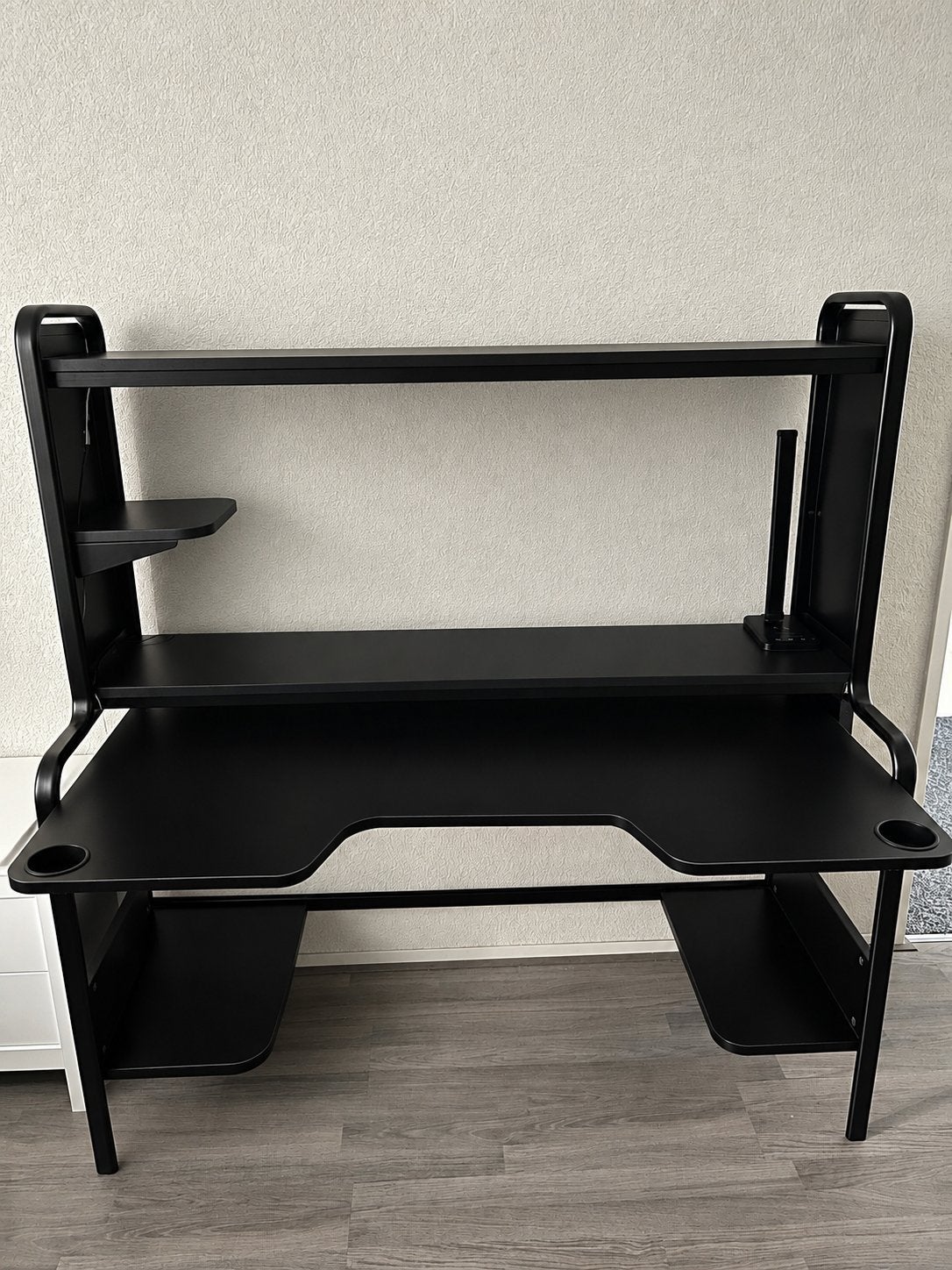 Fredde ikea gamebureau, Zwart, Spaanplaat of MDF, Ophalen of Verzenden, Zo goed als nieuw