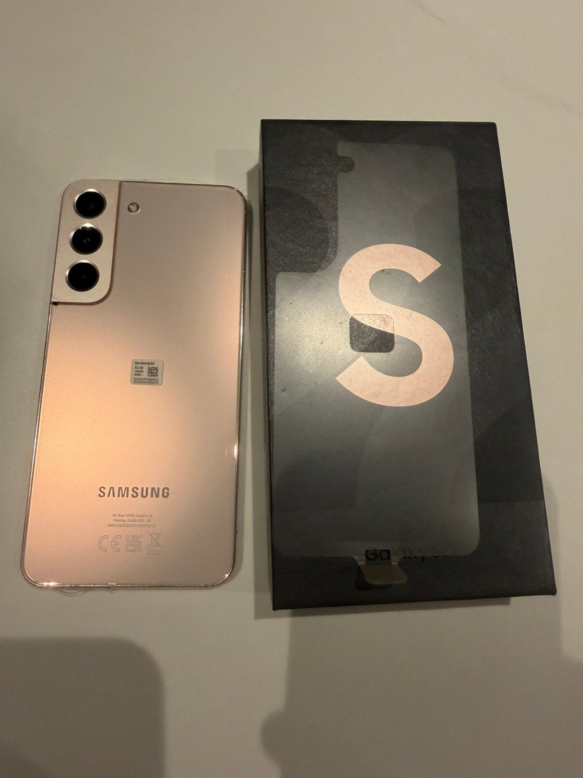 Foto 3 van Samsung Galaxy S22 Roze 128GB in goede staat  met 5g.
