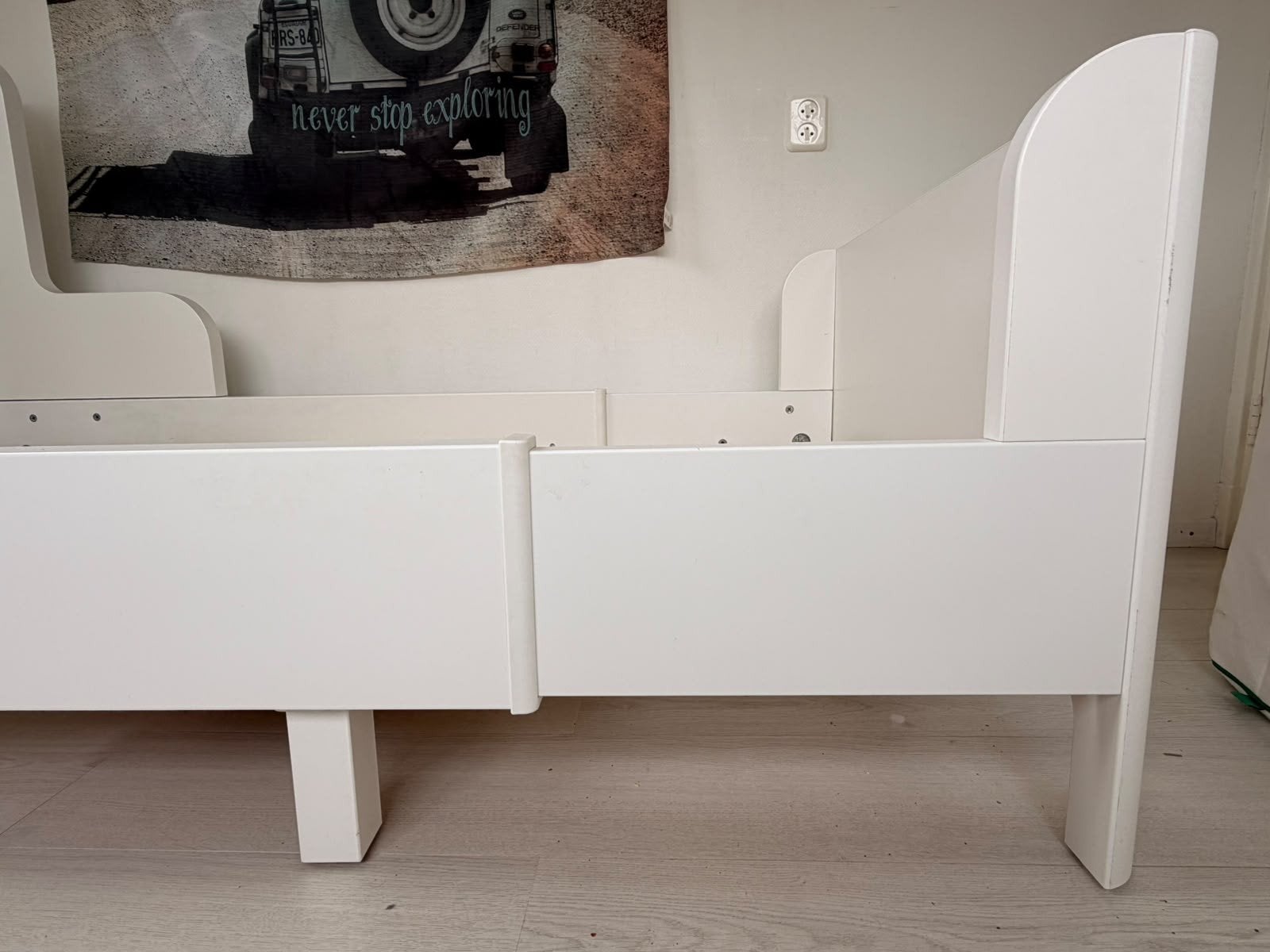 Wit kinderbed met matras en lattenbodem, Kinderen en Baby's, Lattenbodem, Gebruikt, 70 tot 85 cm, Ophalen of Verzenden
