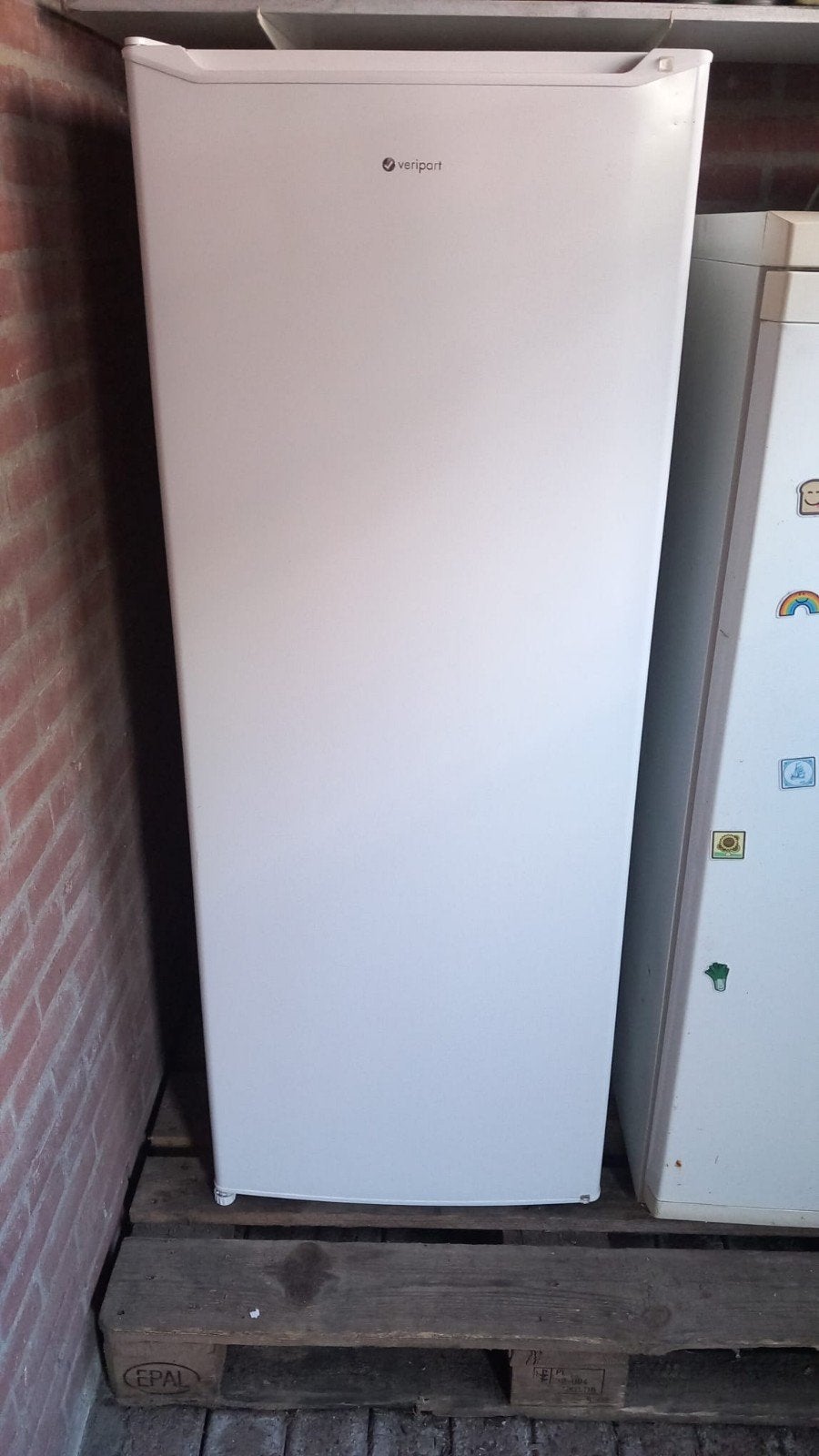 Veripart koelkast, 3 jaar oud, werkt perfect, Witgoed en Apparatuur, Koelkasten en IJskasten, Ophalen, Zonder vriesvak, 200 liter of meer