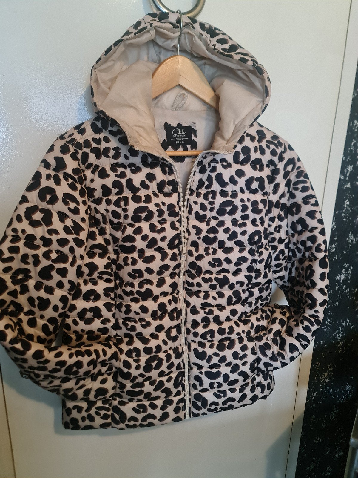 Clockhouse Leopard Print Pufferjack - Maat 42, Beige, Maat 42/44 (L), Ophalen of Verzenden, Zo goed als nieuw