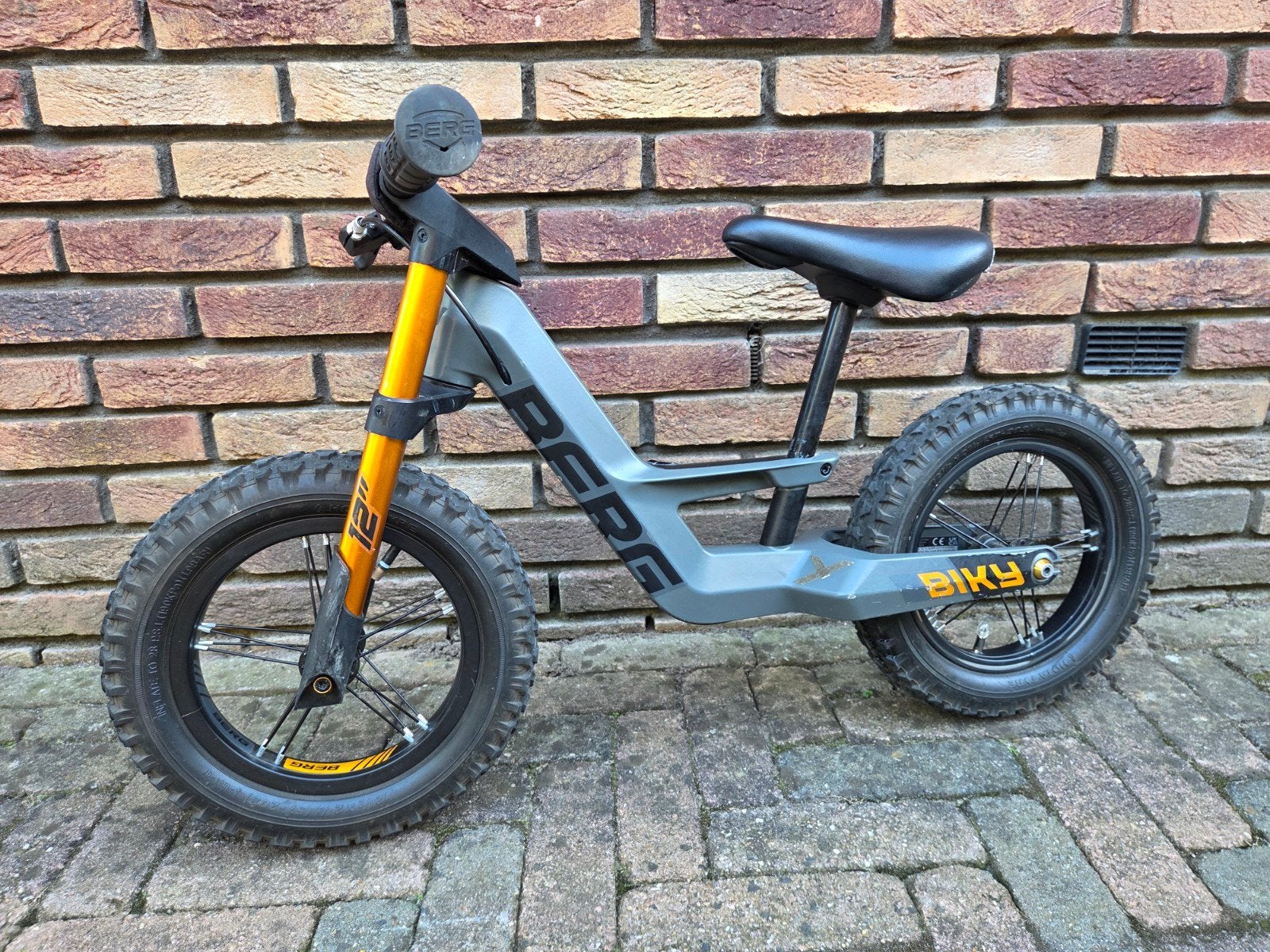 BERG Biky loopfiets 12 inch - Grijs/Oranje, Velgrem, Ophalen, BERG, 16 tot 20 inch