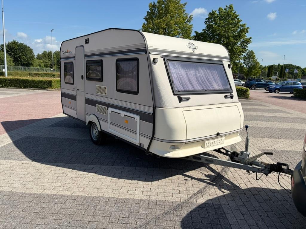 Hobby Classic model 430 met voortent en luifel, Caravans en Kamperen, Caravans, Hobby, Overige typen, Bedrijf, Treinzit