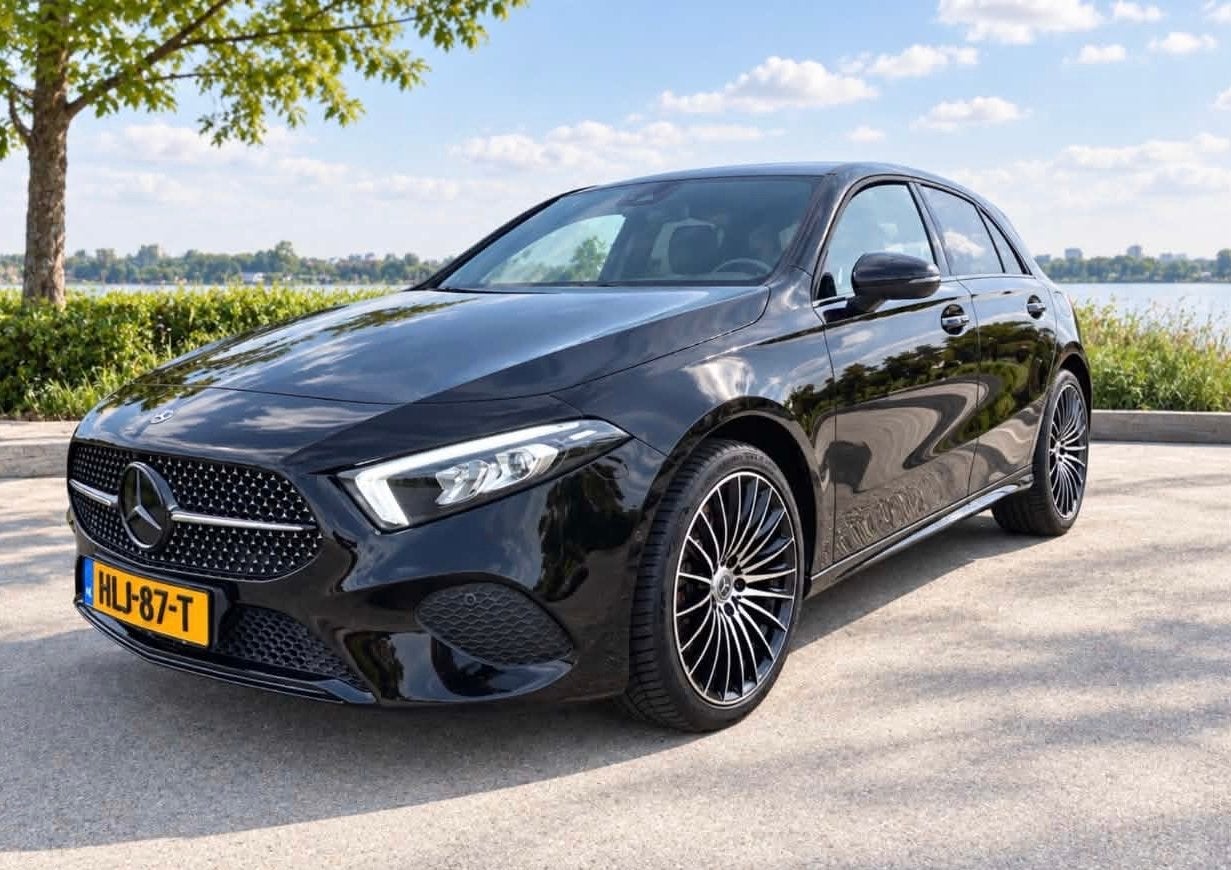 Mercedes-Benz A-Klasse A 250 e 218pk 8G-DCT 2020 Zwart, Auto's, Dealer onderhouden, Zwart, 160 pk, Leder en Stof