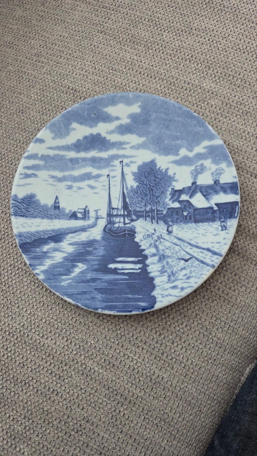 Twee Delftsblauwe sierborden met Hollandse taferelen, Antiek en Kunst, Ophalen of Verzenden