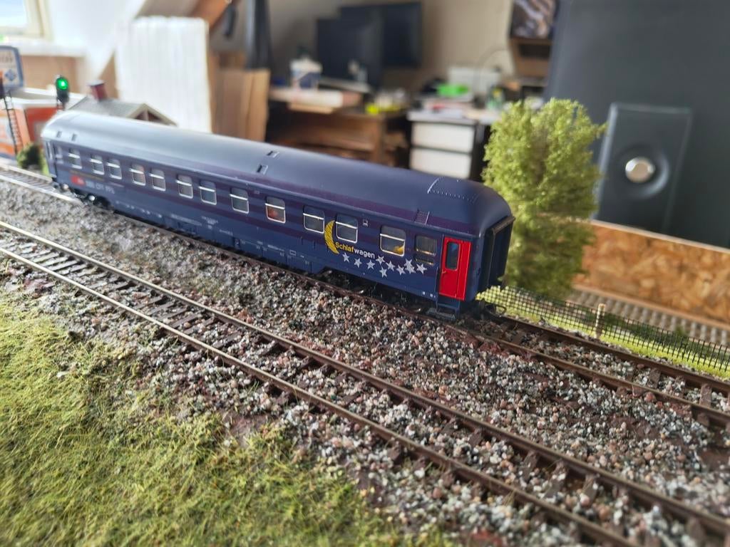 SBB CFF FFS Slaaprijtuig met binnenverlichting, Hobby en Vrije tijd, Modeltreinen | H0, Overige merken, Gelijkstroom of Wisselstroom
