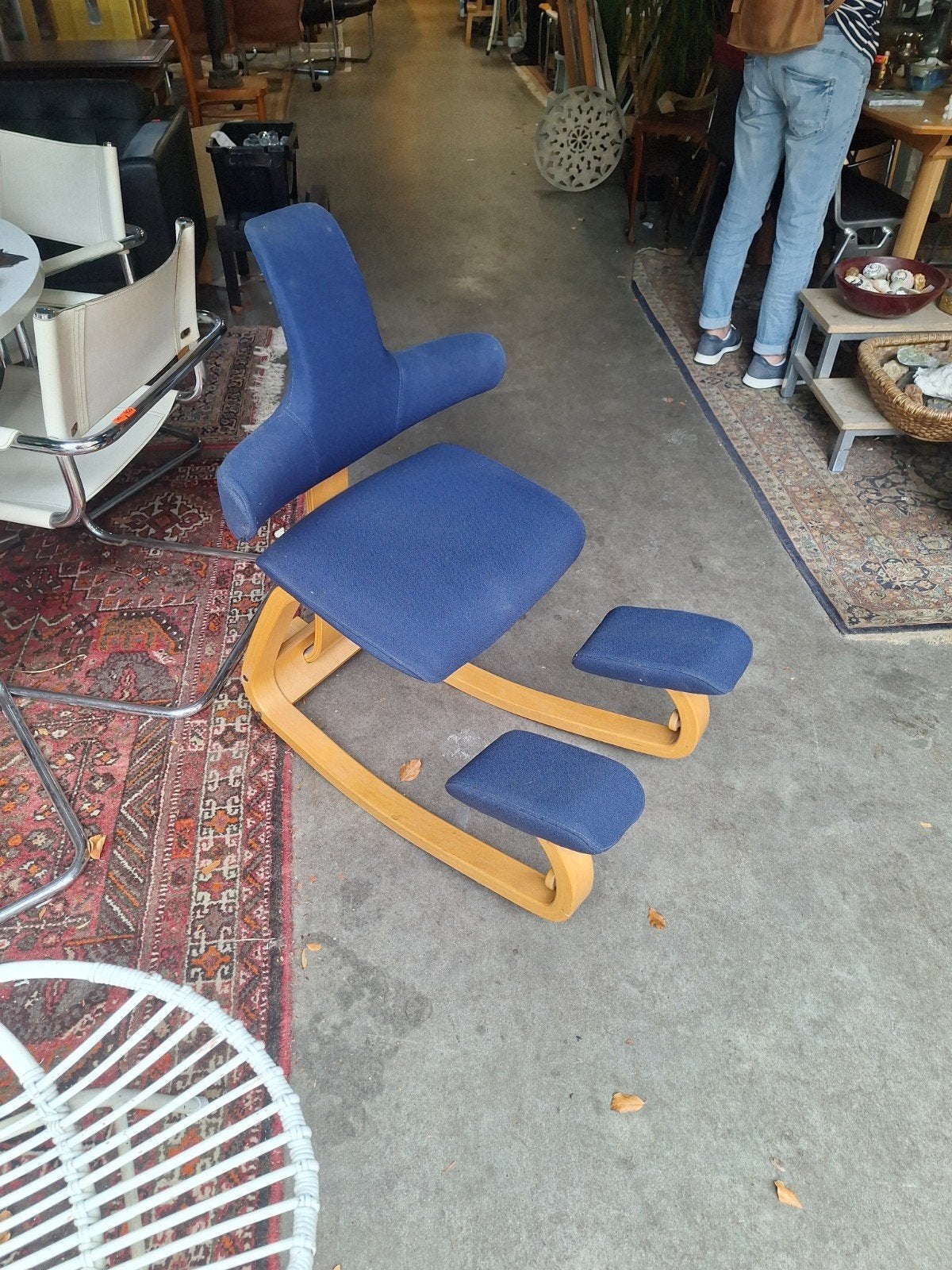 Stokke Varier balansstoel - Ergonomische kniestoel, Huis en Inrichting, Ophalen, Hout, Gebruikt, Blauw