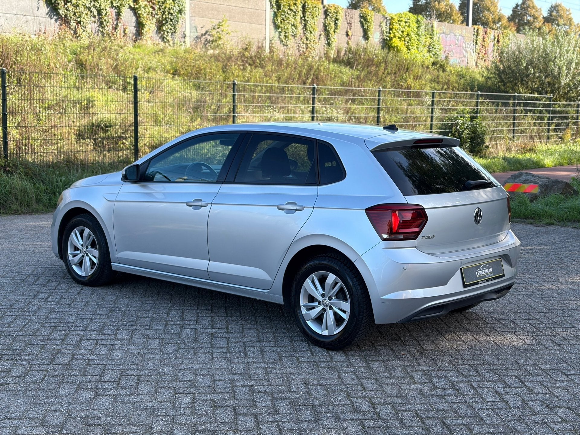 Volkswagen Polo 1.0 TSI Comfortline DSG I CARPLAY I CRUISE I, Auto's, Gebruikt, 95 pk, Bedrijf, 1080 kg