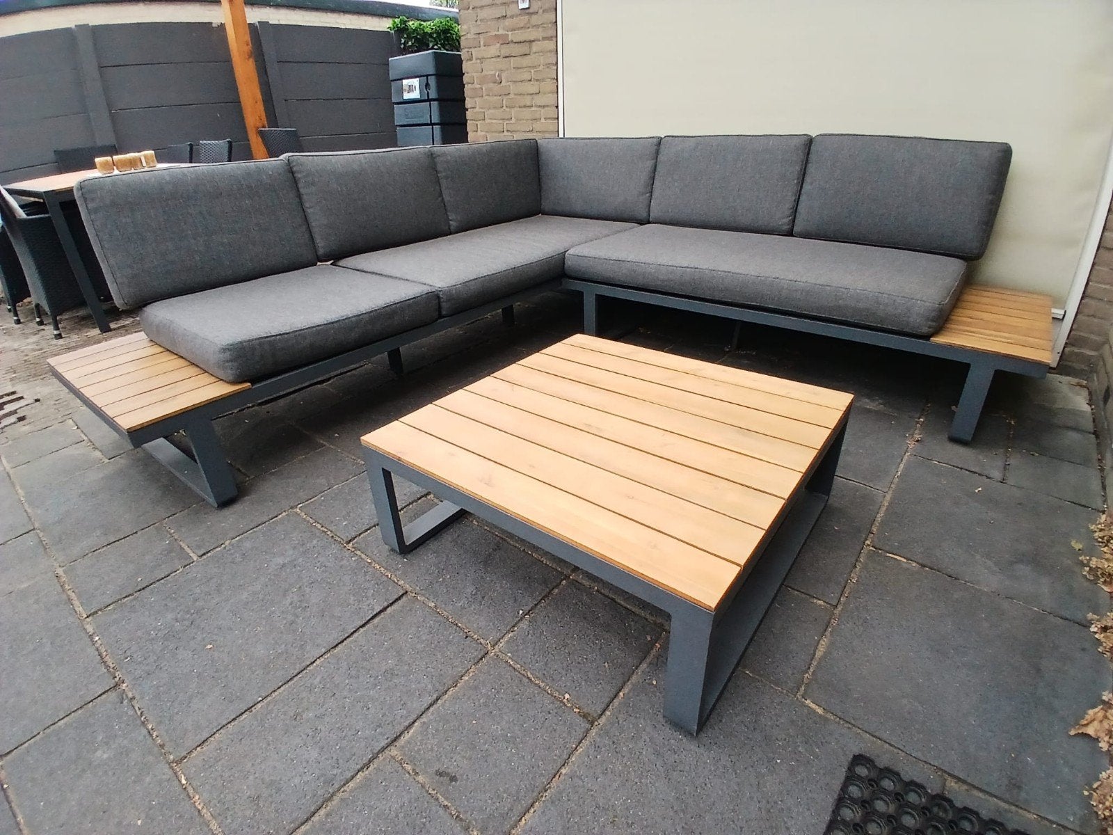 Zeer nette Tuinbank, Ophalen