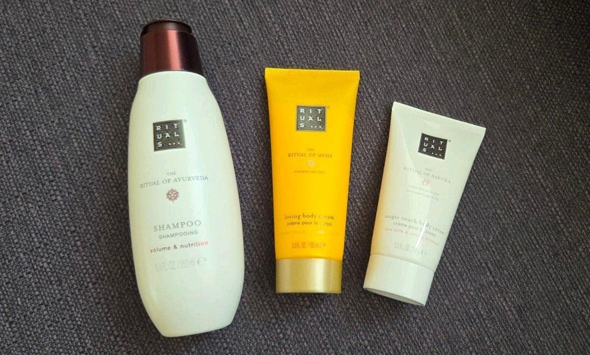 Rituals pakket: Shampoo, Body Cream (Ayurveda, Mehr, Sakura), Ophalen of Verzenden, Nieuw, Shampoo of Conditioner