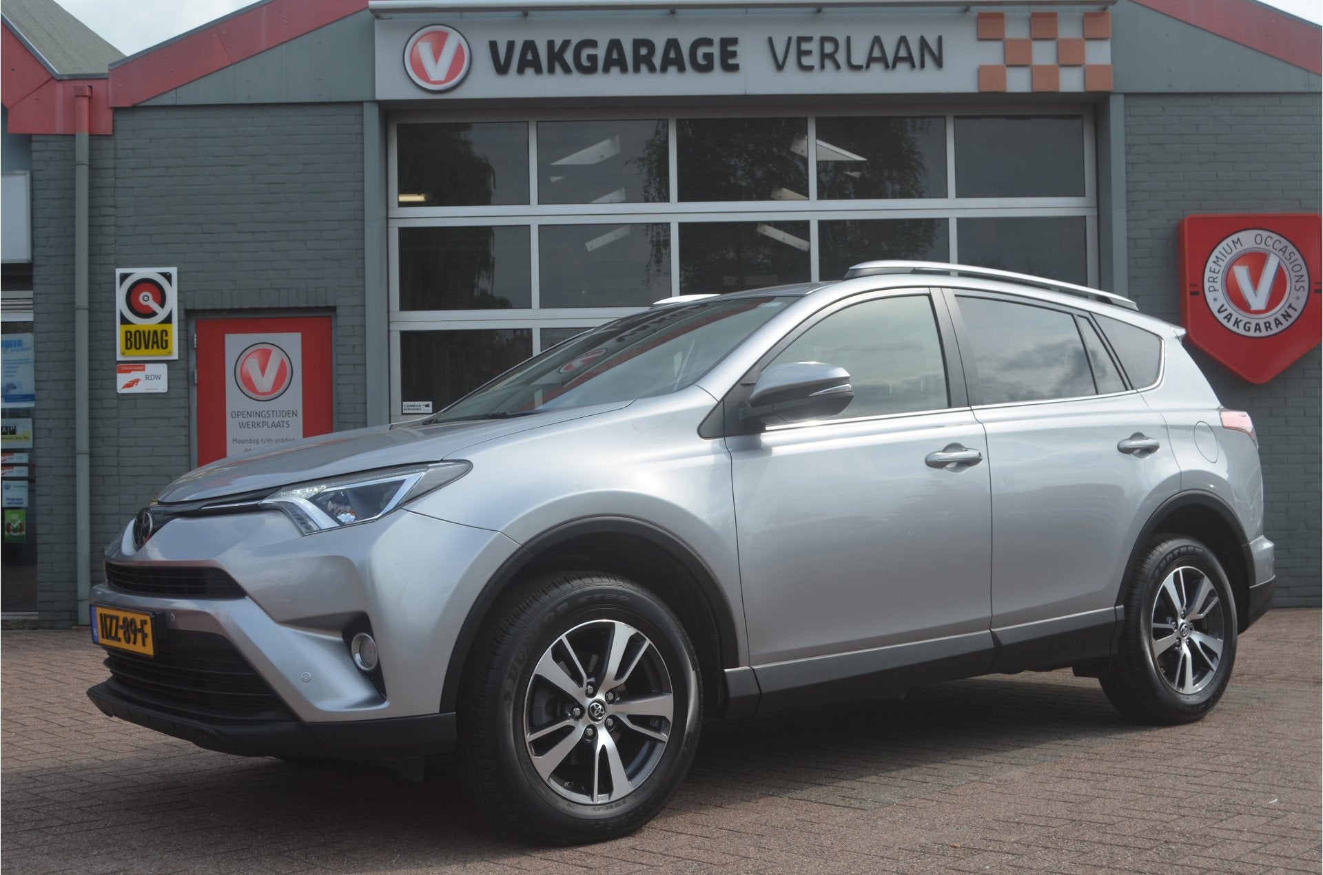 Toyota RAV4 2.0 Dynamic 4WD AUTOMAAT 12 mnd garantie, Automaat, 12 maanden, 15 km/l, Gebruikt
