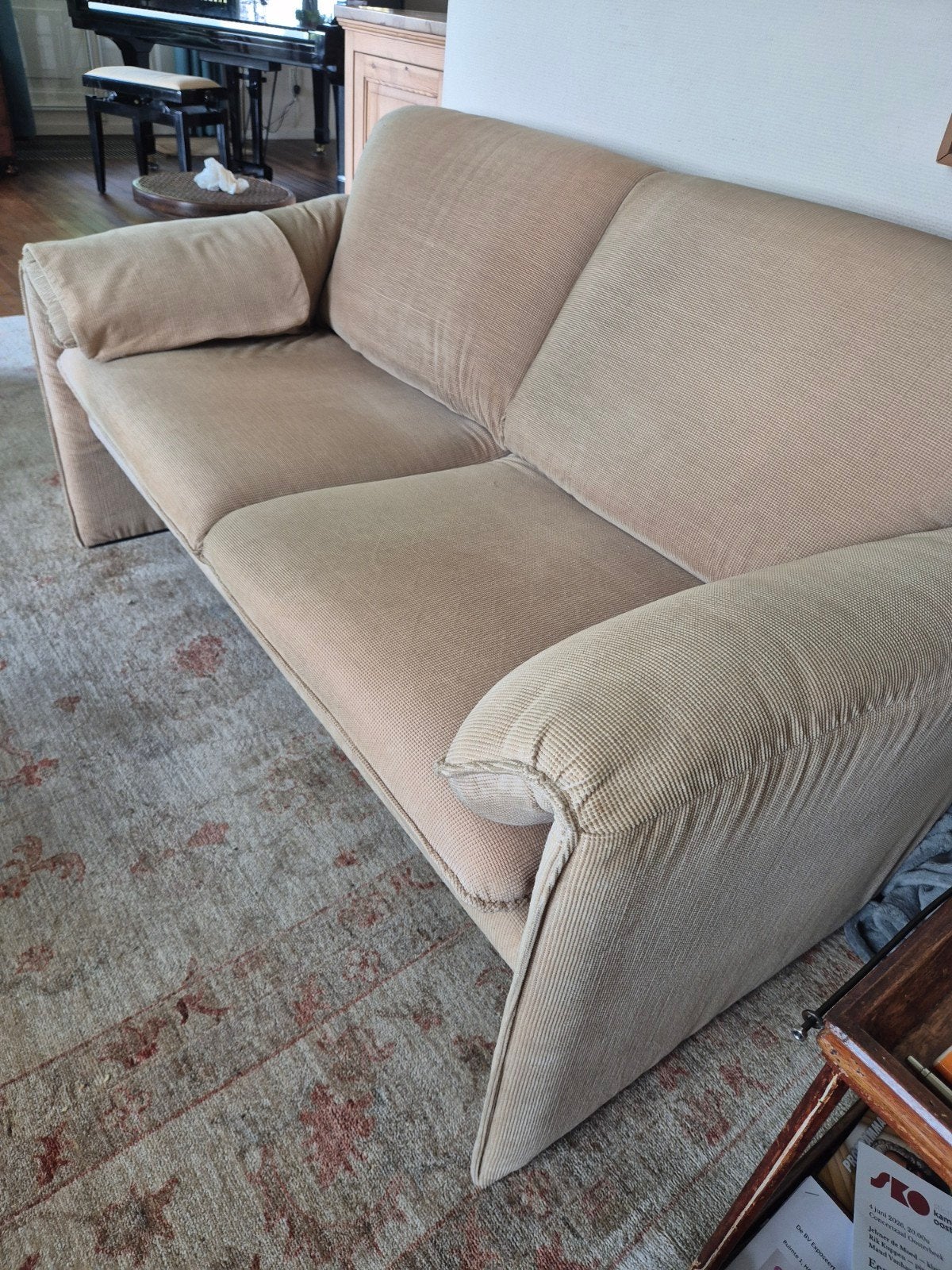 Comfortabele 2-zits bank, beige ribstof, Huis en Inrichting, Banken | Bankstellen, Ophalen, Gebruikt, 150 tot 200 cm, Tweepersoons