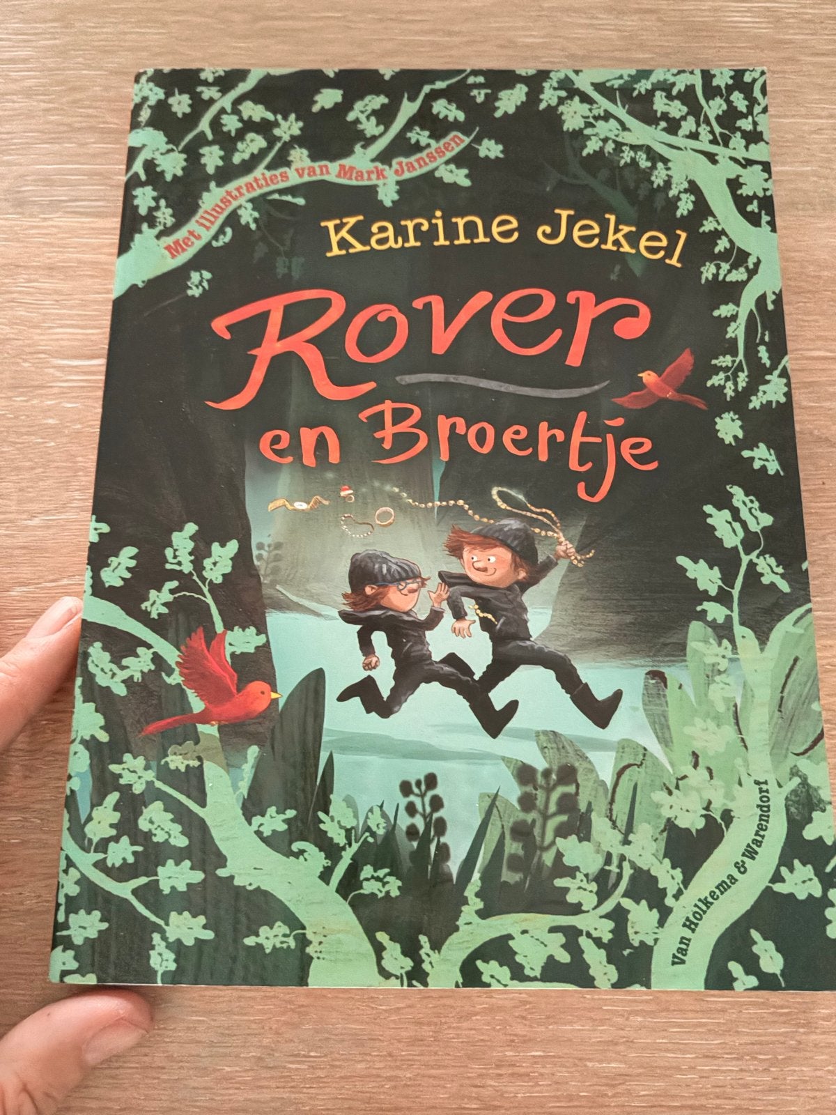 Rover en Broertje - Karine Jekel (Kinderboek), Boeken, Ophalen of Verzenden, Zo goed als nieuw, Fictie algemeen