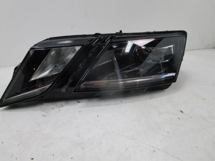 Koplamp links Skoda Octavia (22721872), Ophalen of Verzenden, Gebruikt