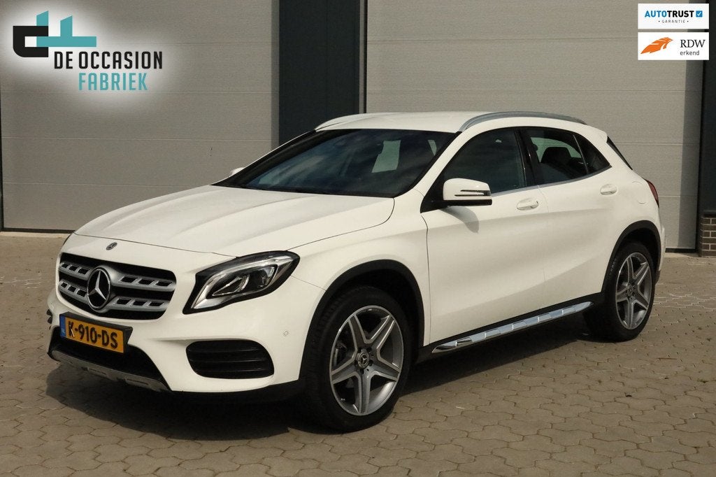 Mercedes-Benz GLA-klasse 200 Premium Plus AMG Carplay Stoelv, Auto's, Mercedes-Benz, Gebruikt, 715 kg, Wit, 1595 cc