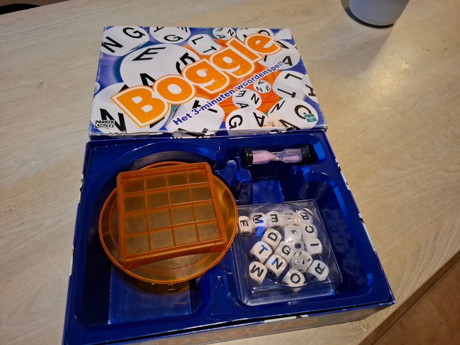 Boggle - Het 3-minuten woordspel, Hobby en Vrije tijd, Parker, Gebruikt, Ophalen of Verzenden, Consumercare@hasbro.co.uk