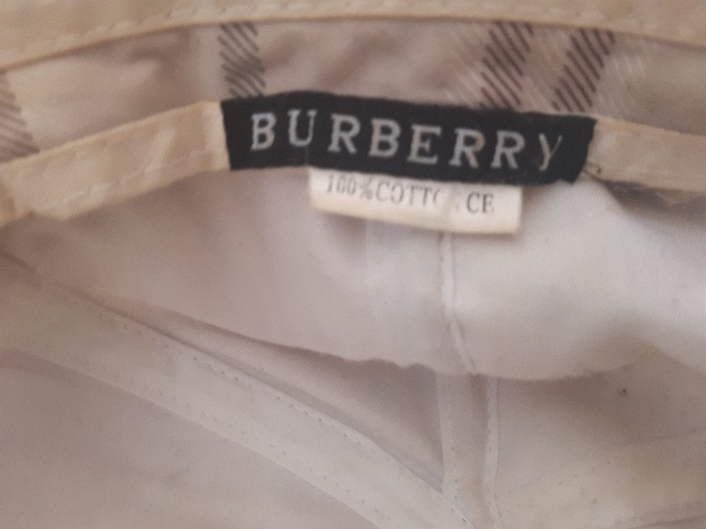 Petje, Ophalen, Gedragen, Burberry, Pet