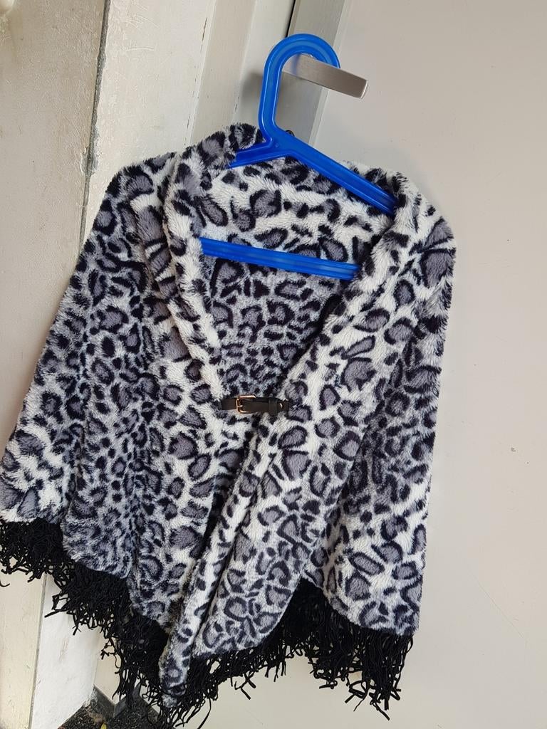 Poncho omslagdoek stola meiden dames one size, Kleding | Dames, Truien en Vesten, Ophalen of Verzenden, Zo goed als nieuw