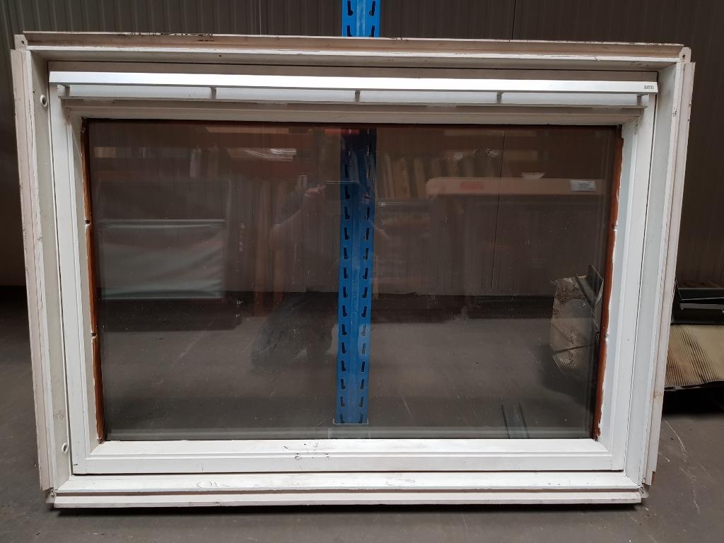 Velux dakraam 134 x 98 cm (GGL 7 / 804/U04) met gootstuk!!!