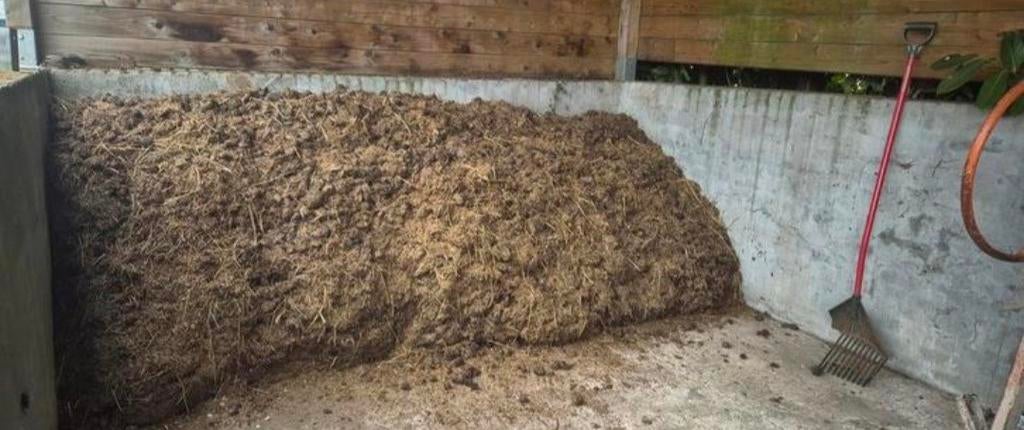 Gratis paardenmest mest, Ophalen