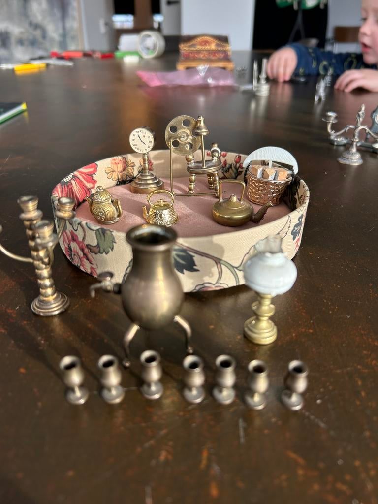 Goudkleurige set miniatuurtjes, Ophalen of Verzenden, Gebruikt