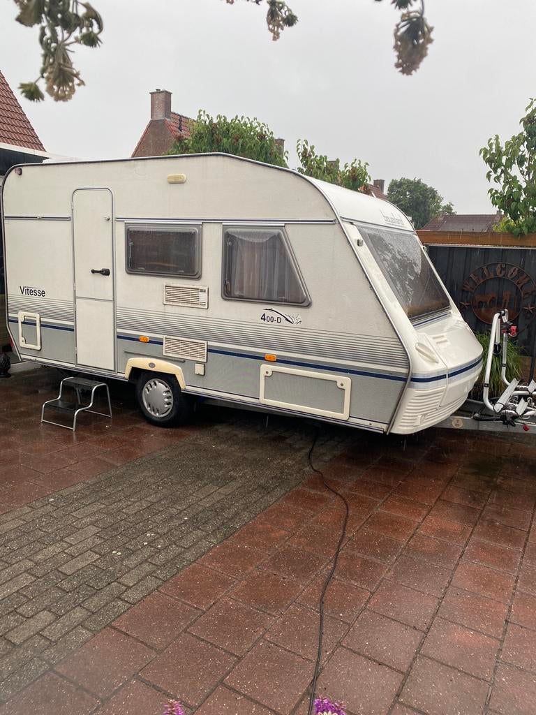 Onze gezellige en knusse lichtgewicht caravan is te huur !!