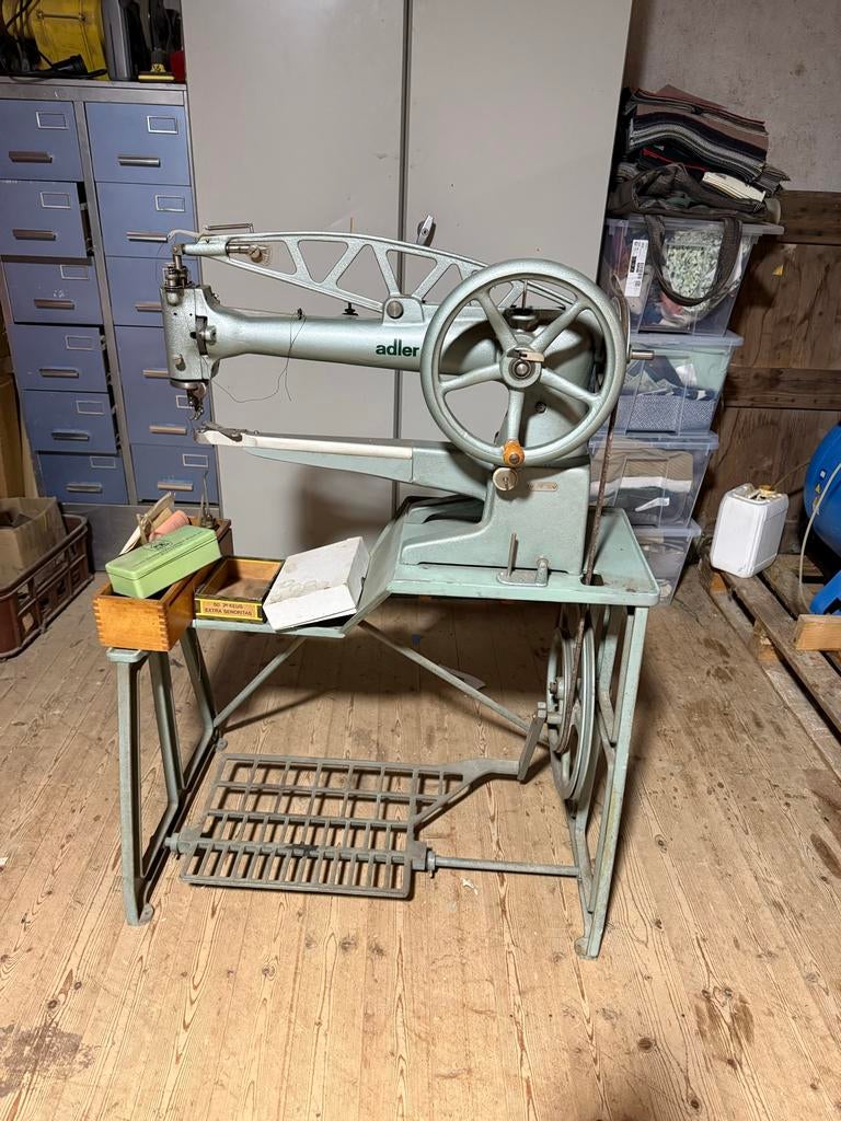 Vintage Adler 30-1 schoenmaker machine, Gebruikt, Naaimachine, Industrieel, Ophalen