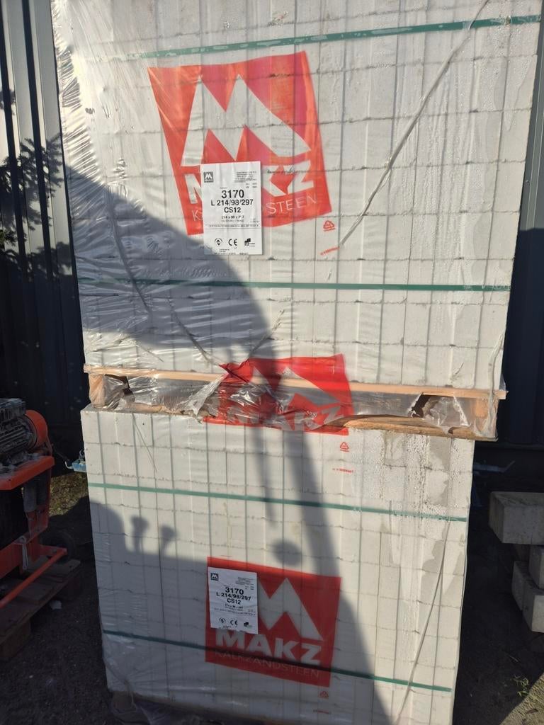 Kalkzandsteen l214/098 V214/098 ca 35 pallets, Ophalen