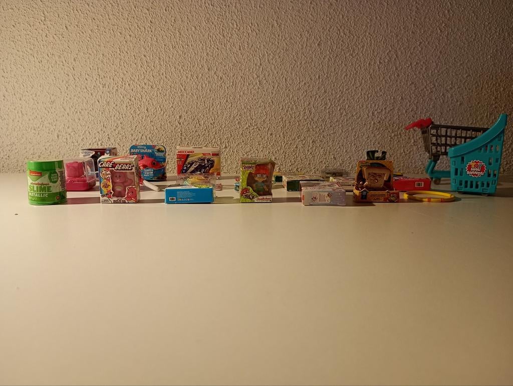Mini brands toys Zuru, Ophalen of Verzenden, Zo goed als nieuw