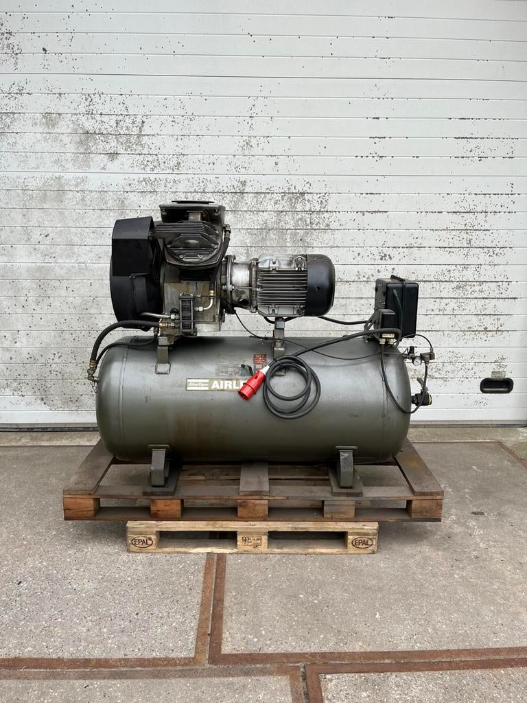 Compressor atlas copco LE11, Ophalen, Gebruikt