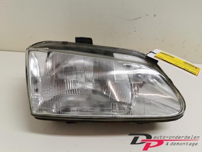Koplamp rechts van een Renault Megane, Gebruikt, -, Renault, -