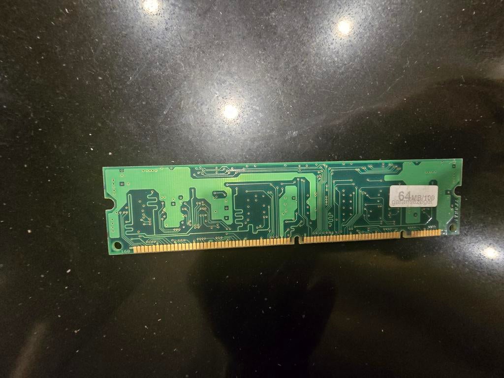 64MB SDRAM Geheugenmodule - Vintage Computer RAM, Computers en Software, RAM geheugen, Onbekend, Ophalen of Verzenden, DDR, Desktop