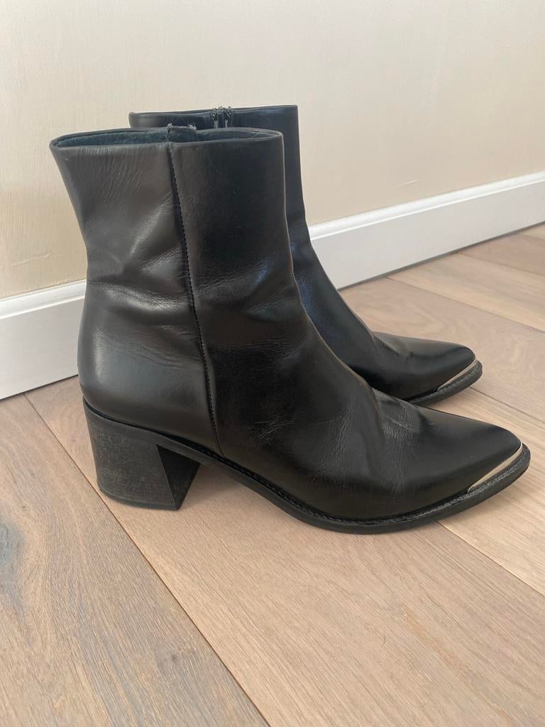 Jonak enkellaarzen zwart leer maat 41, Kleding | Dames, Schoenen, Ophalen of Verzenden, Gedragen, Zwart