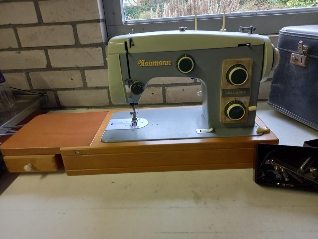 Naaimachine, Ophalen