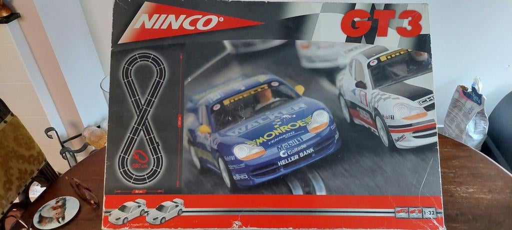 Nette Ninco GT3 racebaan met 2 Porsches 911, Overige merken, Racebaan, Ophalen of Verzenden, Zo goed als nieuw
