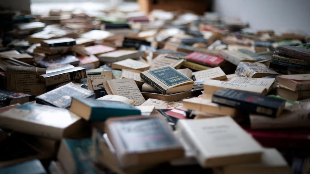 Uw zolder vol boeken?  Wij vullen Uw portemonnee, Ophalen of Verzenden