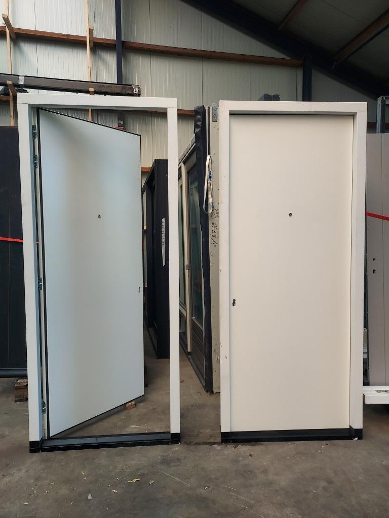 Nog 1X Nieuw Voordeur 3pslot bezorgen factuur mogelijk, 100 tot 120 cm, 215 cm of meer, Ophalen of Verzenden, Hout