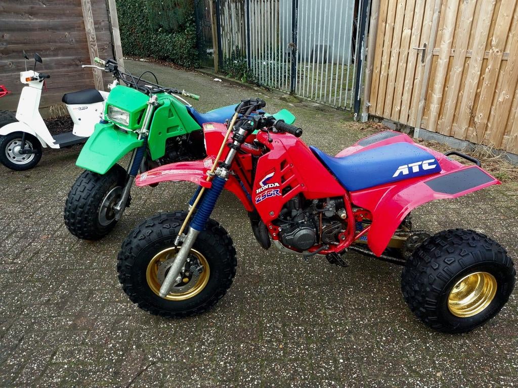 Gezocht: Honda ATC 250R onderdelen atc250r tri kxt, Motoren, Ophalen, Gebruikt