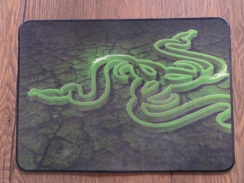 Razer Muismat (Goliathus Control Edition Medium), Ophalen of Verzenden, Gaming muismat, Gebruikt, Razer