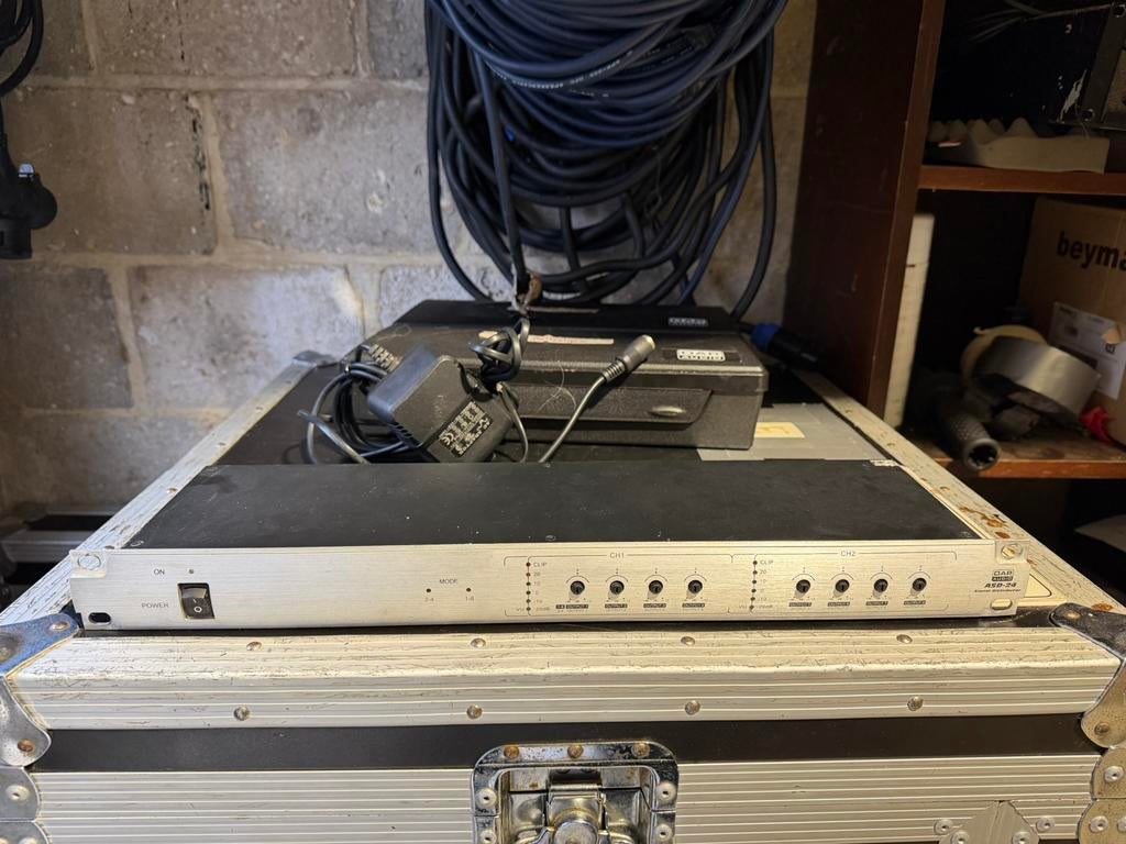 Dap signaal splitter 3x, Overige typen, Zo goed als nieuw, 120 watt of meer, Ophalen
