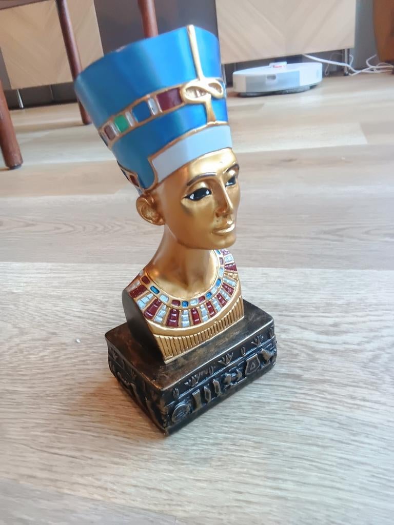 Egyptisch beeld van Nefertiti, Antiek en Kunst, Ophalen, Art nouveau, Brons, 20 - 50 cm