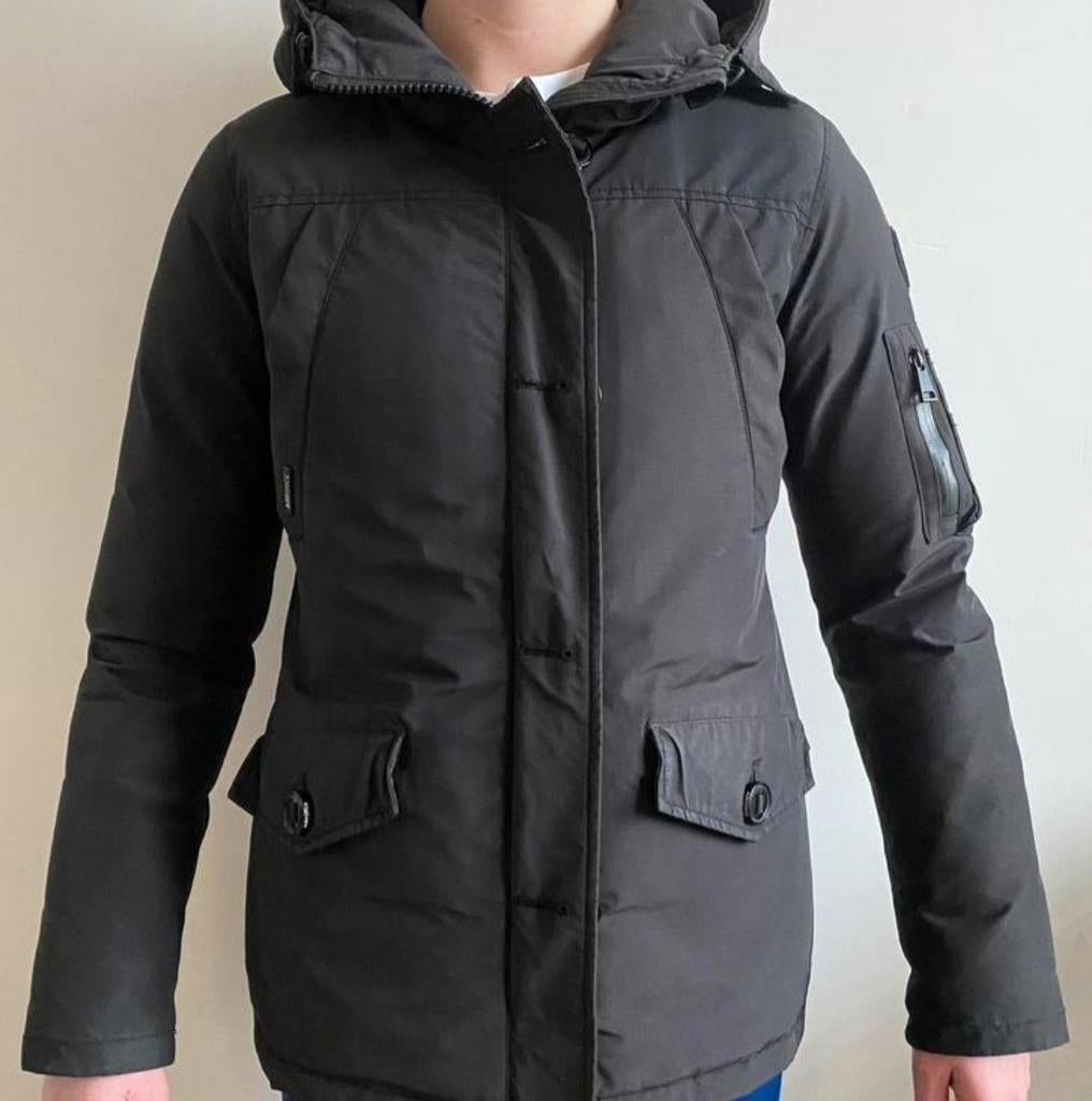 Mooie zwarte Airfors winterjas met capuchon.  Maat S, Maat 38/40 (M), Zwart, Ophalen of Verzenden, Onbekend