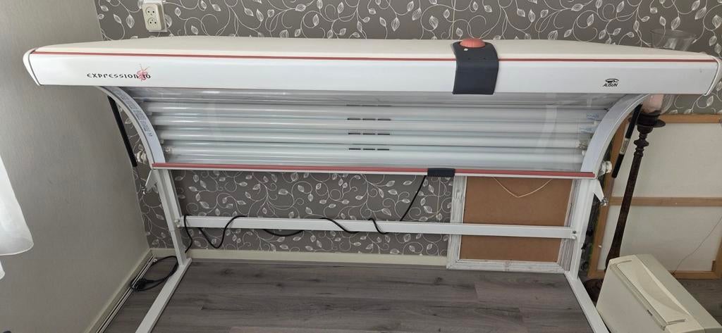 Zonnehemel gratis, Ophalen, Gebruikt, Zonnebank enkelzijdig, 10 tot 15 lampen